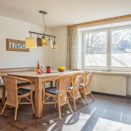 Apartment Bergzeit 1 *